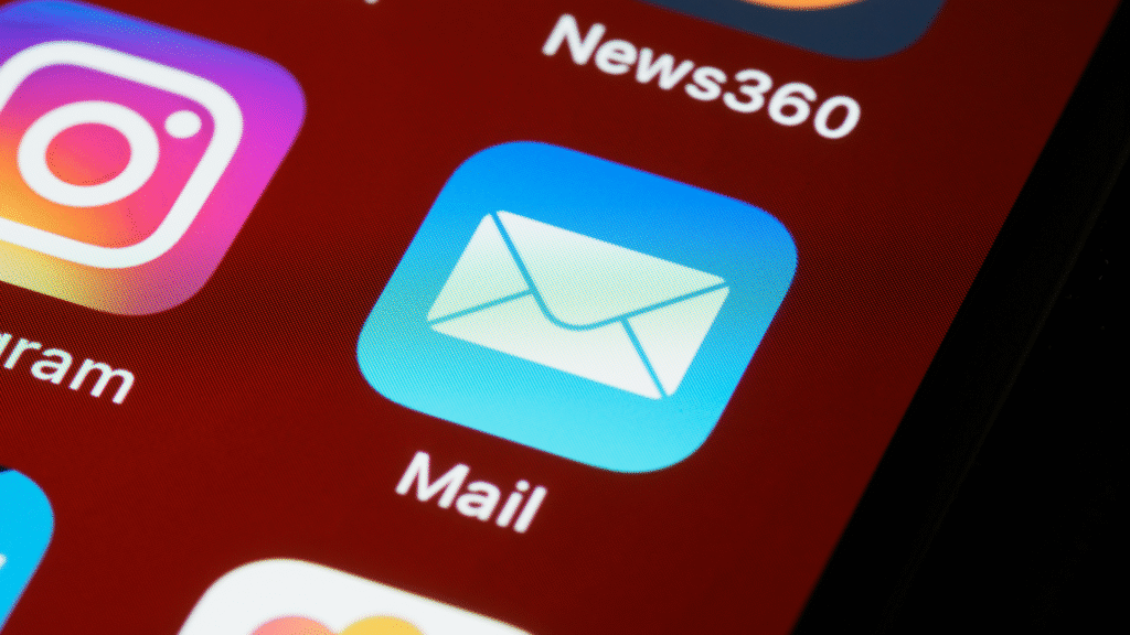 Smartphone screen showing Mail app icon